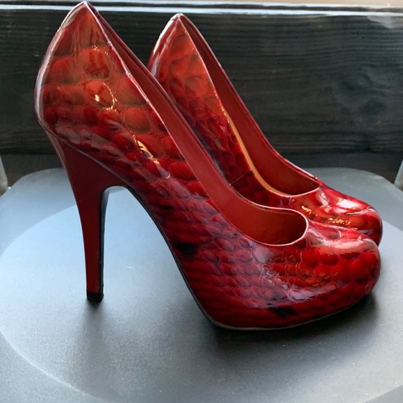 Gianni Bini Shoes - Red snakeskin GianniBini pumps size 6.5